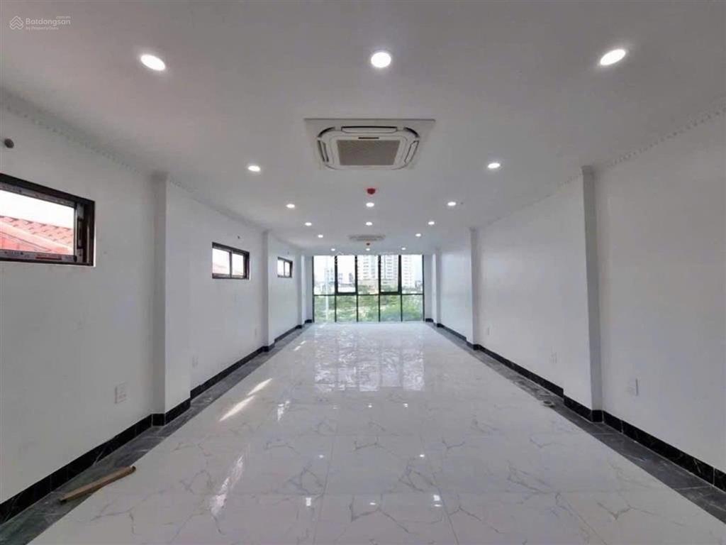 Mặt phố hoàng sâm  cầu giấy  tòa nhà 7 tầng thang máy  2 mặt thoáng  mặt tiền 6,6m  sổ vuông.