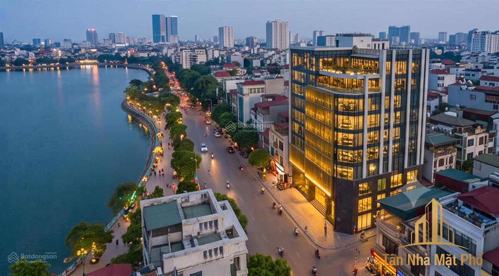 Mặt phố trúc bạch  view hồ  2 mặt phố  mặt tiền 15m  sổ vuông.