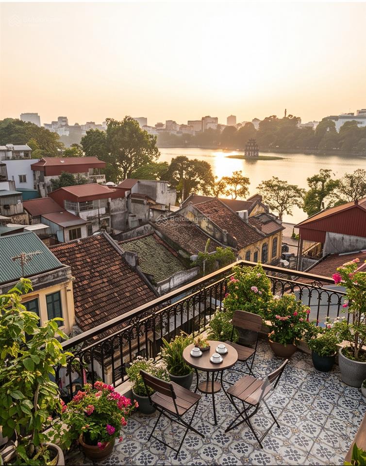 Mặt phố cổ hàng gai  view hồ gươm  mặt tiền 5m  sổ nở hậu.
