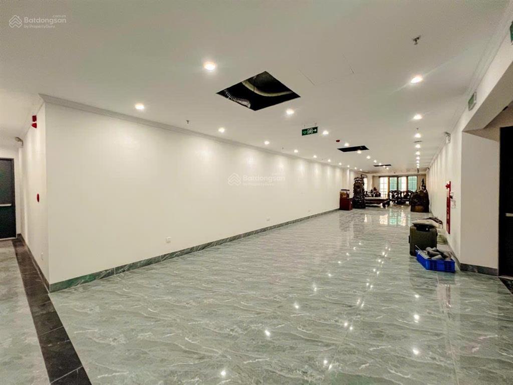300 m mặt phố bạch mai  10 tầng, mặt tiền 5,1m  giá chào 185 tỷ bên trong có gì?