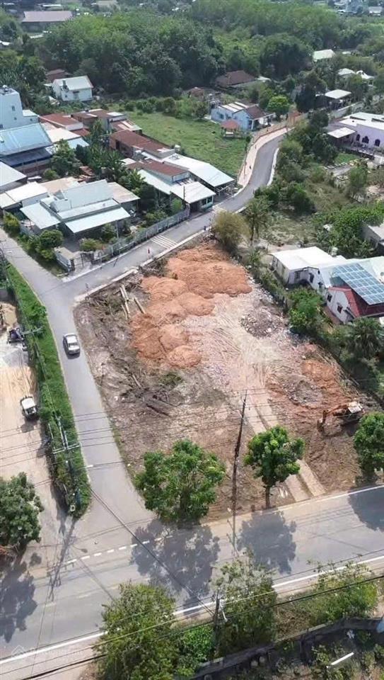 Duy nhất 1 lô giá chỉ 2 tỷ  block mặt tiền tỉnh lộ 2