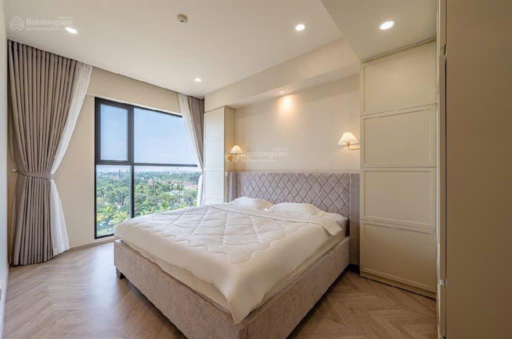 Bán nhanh căn hộ riviera point view sông. dt 99m2. bán 7.550 tỷ. em cam kết giá thật không ảo