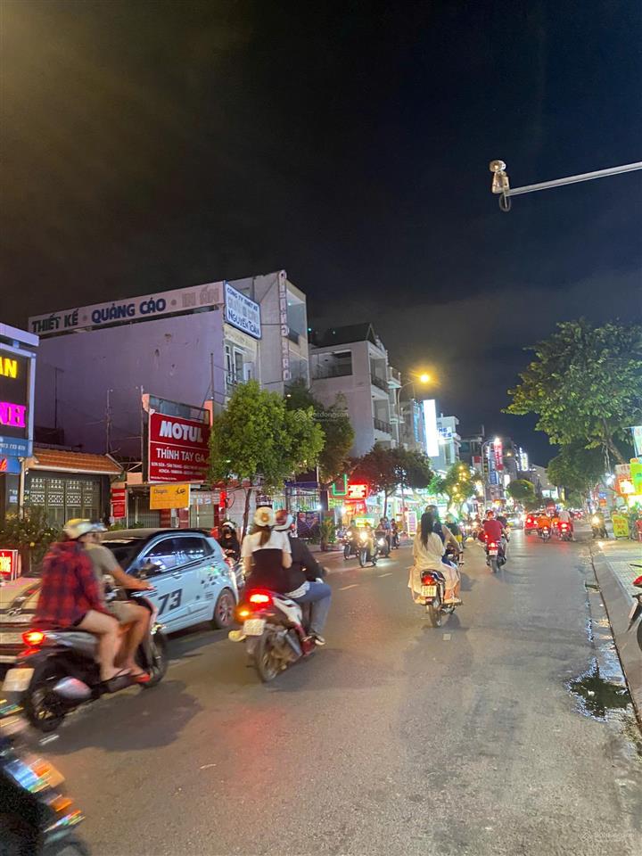 Duy nhất! bán nhà góc 3 mặt tiền đường 30m lạc long quân q11  4x15m 4 tầng hđ 55 tr/th chỉ 15,2 tỷ