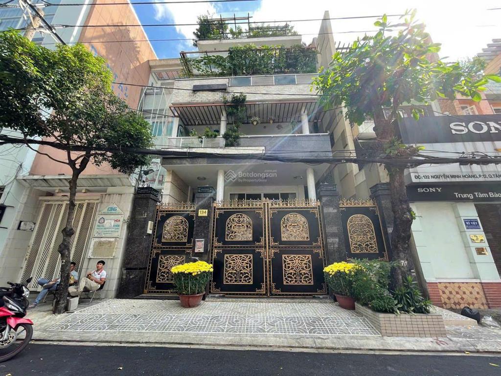 Đạt gần 7%/năm hiếm! bán tòa chdv an dương vương 2 chiều quận 5  6,5x20m hầm 7 tầng giá 35 tỷ