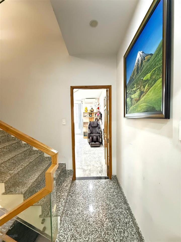 Giá đầu tư! bán nhà mặt tiền ngay hai bà trưng (khu tiệm vàng) quận 1  5x20m 5 tầng thuê 95tr/th
