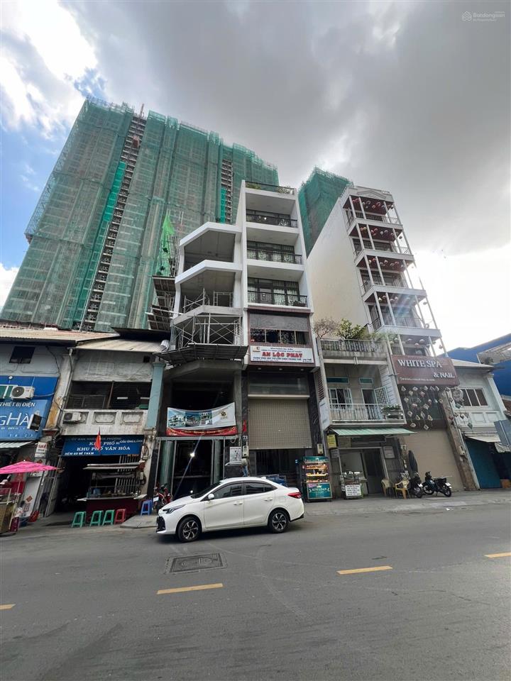 Bán nhà mặt tiền ngay cô bắc  đề thám quận 1  4,2x18m 6 tầng có hđt 100tr/th giá bán 36 tỷ