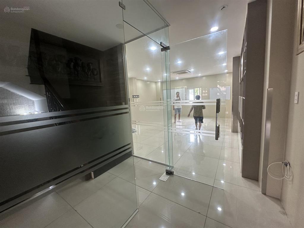 Hđ 100 triệu! bán nhà mặt tiền đường dương quảng hàm 30m gò vấp  5x25m 5 tầng chỉ 26 tỷ cực tốt