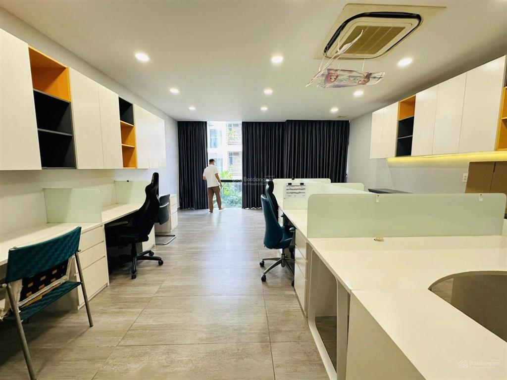 Hạ chốt 45 tỷ! bán gấp tòa nhà văn phòng mặt tiền lâm văn bền quận 7  6x50m 6 tầng hđ 200tr/th