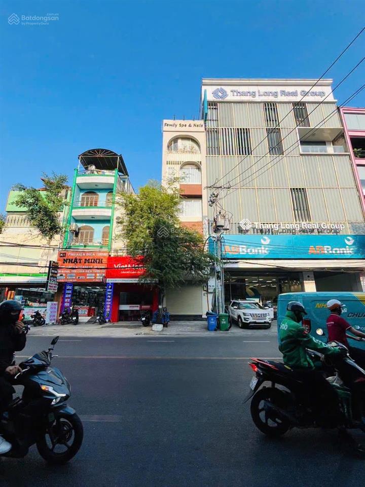 Chỉ 30 tỷ! siêu tốt! bán nhà mặt tiền ngay tôn thất tùng quận 1  4,2x18m 4 tầng hđ 80tr/th