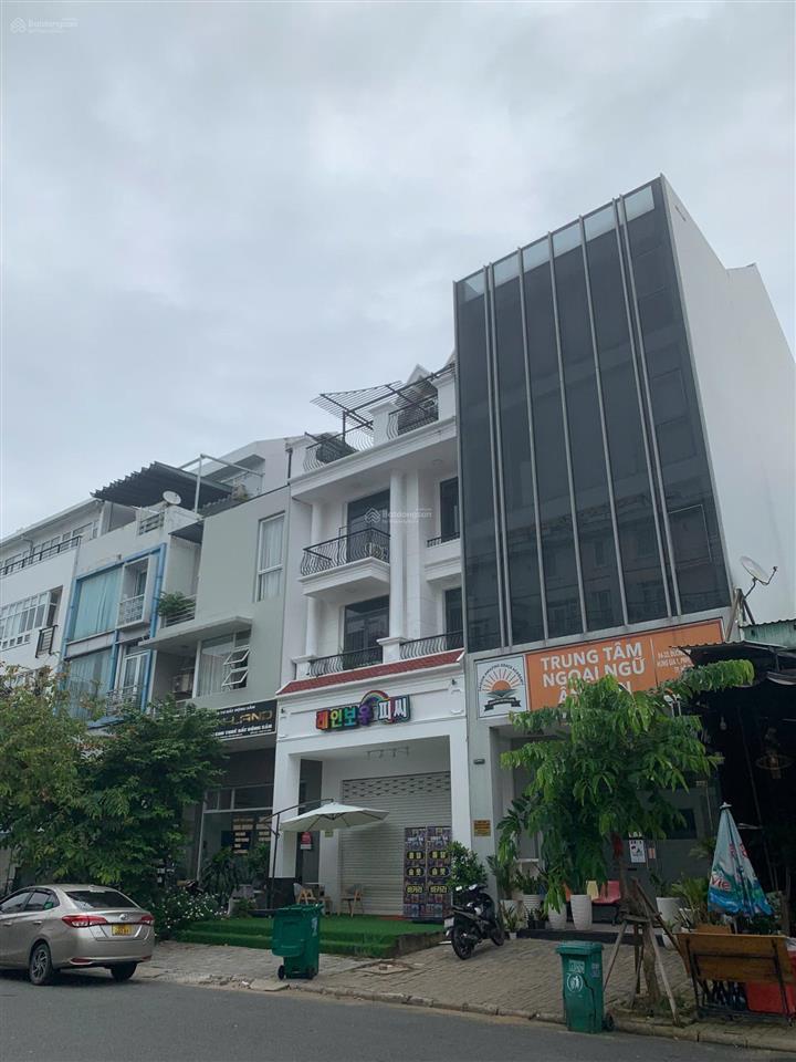 Hiếm! bán tòa nhà ngay mặt tiền nguyễn văn linh quận 7  dt 8x20m hầm 6 lầu hđt 200tr/th giá 38 tỷ