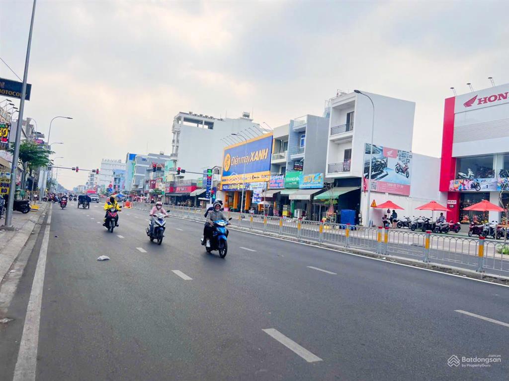 Nhà đẹp siêu căn góc mặt tiền nguyễn văn luông quận 6  dt 10x24m nở hậu 3 tầng giá chỉ 27 tỷ
