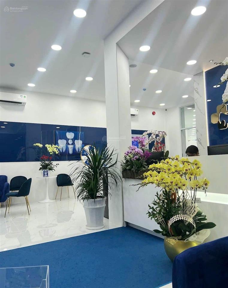 Cho thuê tòa nhà mặt tiền trần huy liệu, pn ngang 9m, 3 tầng kính sang trọng.  0911 119 ***