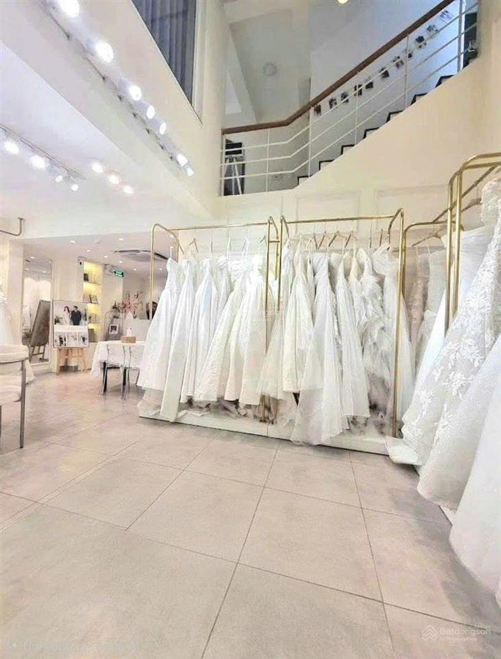 Cho thuê nhà nguyên căn 8x15m ngang khủng mặt tiền khu phan xích long, 4 tầng. kdtd  0911 119 ***