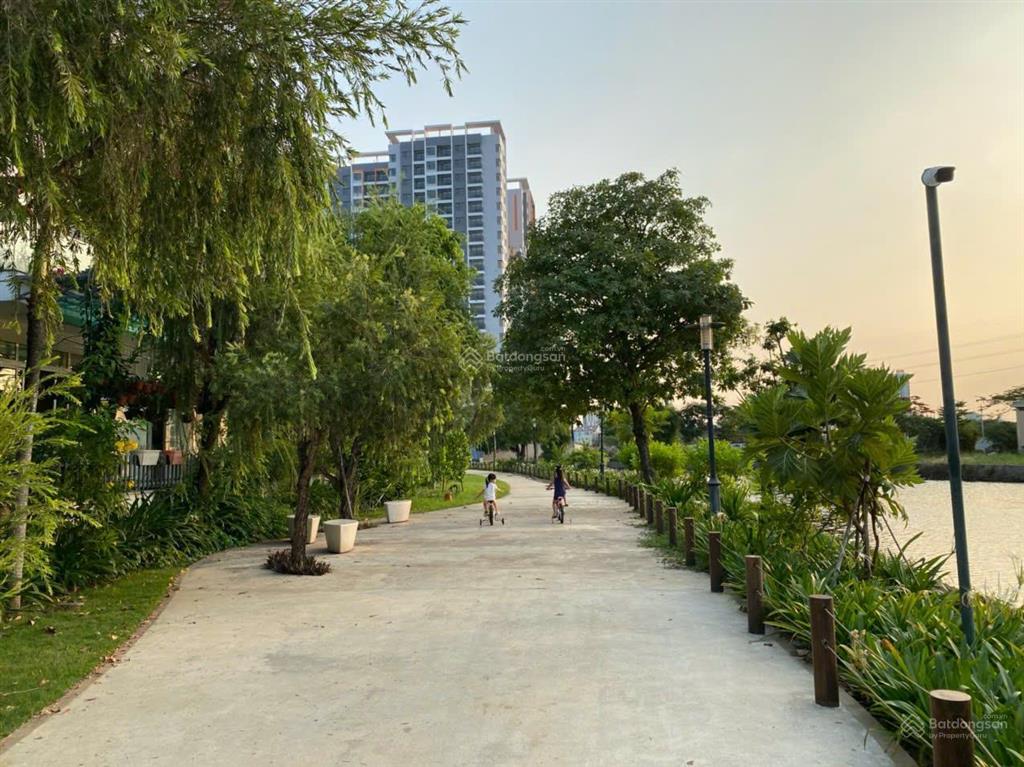 Kẹt tiền bán gấp căn biệt thự song lập lucasta  đường liên phường, giá chỉ 25 tỷ bao hết