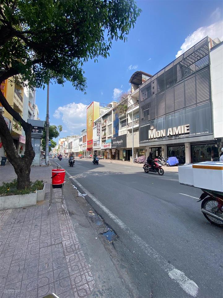 Bán nhà góc 3mt đào duy anh, p.9, phú nhuận.dt 9x28m,4 tầng,hđt 80tr/th,giá bán 58 tỷ