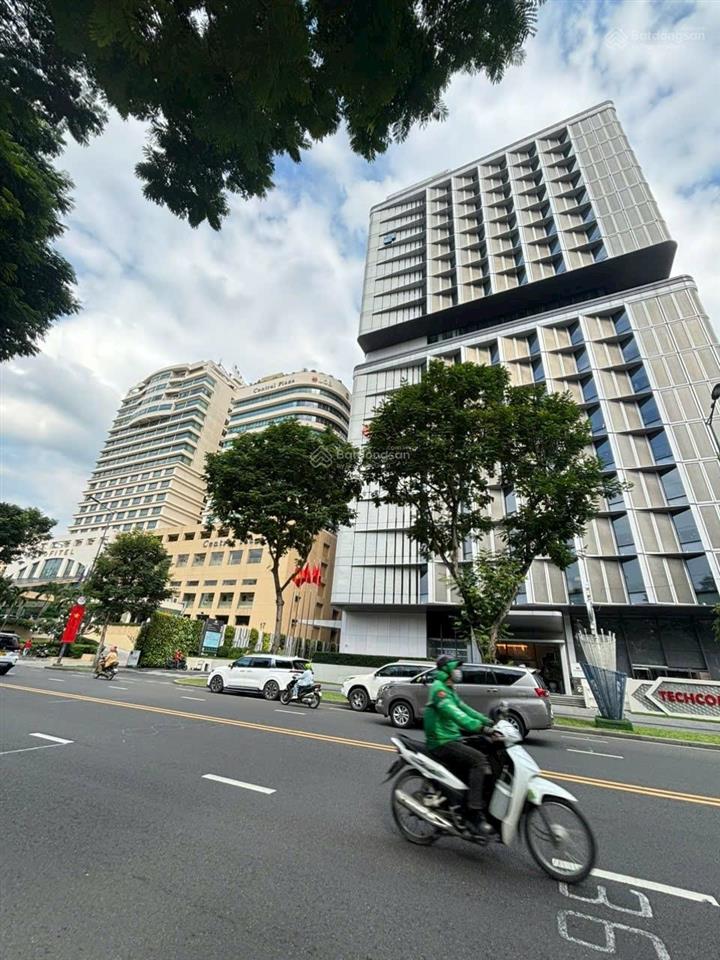 Bán khuôn đất mặt tiền trần đình xu, quận 1.  dt 10x30m , ctxd 2 hầm 15 tầng, giá 100 tỷ