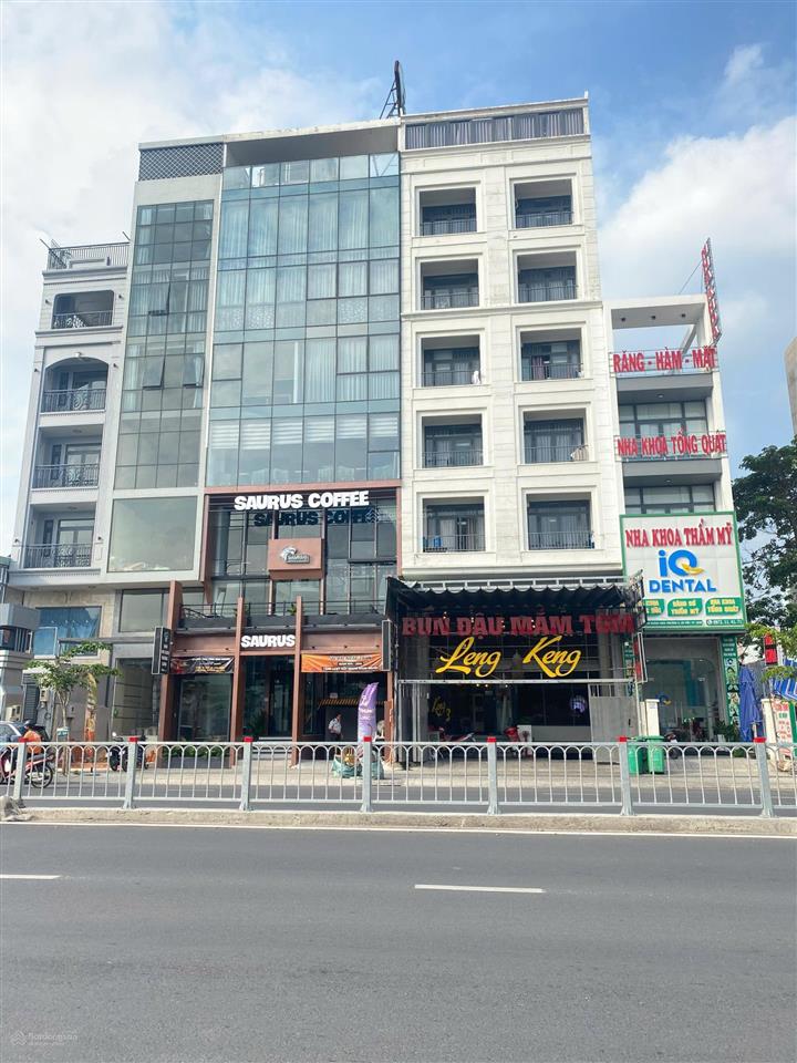 Bán nhà mặt tiền ngay cao thắng, quận 3  dt 9x15m, 4 tầng, giá 55 tỷ