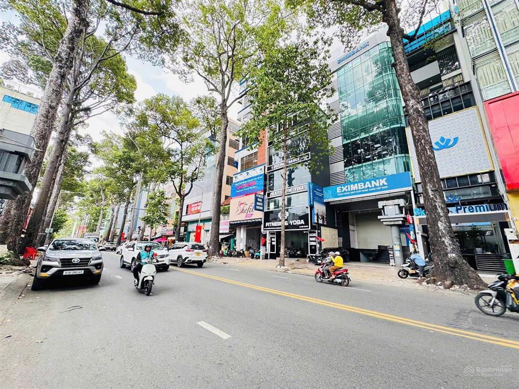 Bán nhà mặt tiền ngô gia tự, quận 10. dt 4.6x25m, 2 tầng, hđt 75 triệu/tháng, giá 35 tỷ