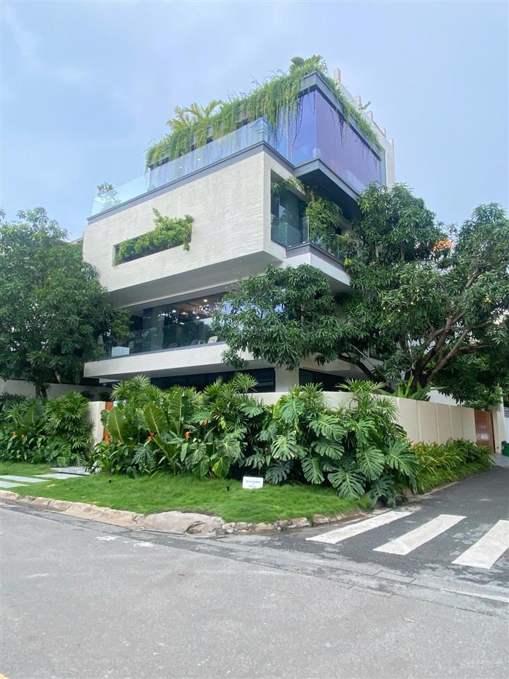 Bán nhà góc 2 mặt tiền ngay bệnh viện chợ rẫy, quận 11  ngang 10x30m. nở hậu  4 tầng, giá 55 tỷ