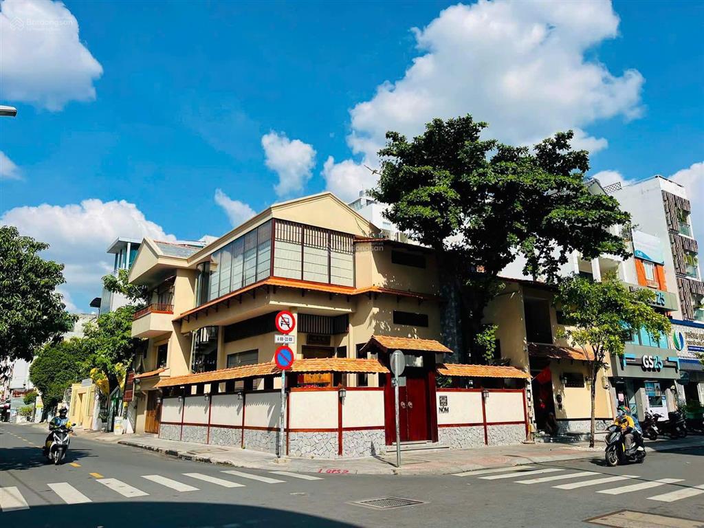 Bán nhà mặt tiền ngay song hành, gần trần não, 16x20m, 320m2, hầm 4 tầng, giá 90 tỷ