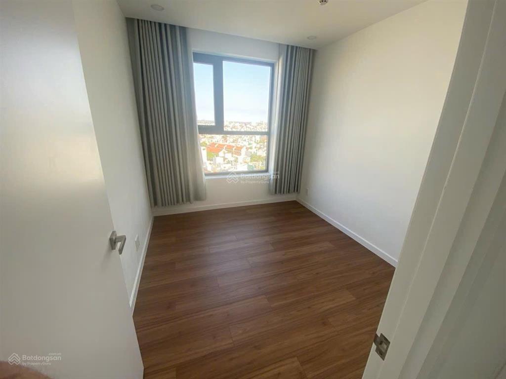 Cần bán căn hộ d'lusso 3pn3wc dt 105m2 tầng cao view sông căn góc giá 8.65 tỷ bao thuế