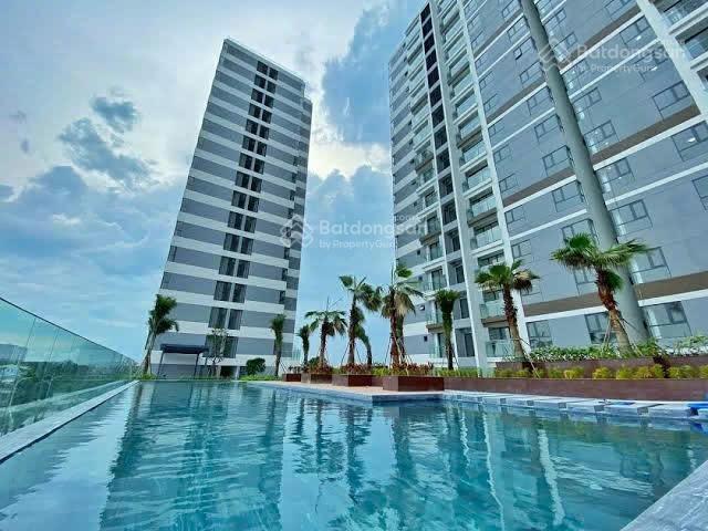 Cần bán căn hộ d'lusso 3pn3wc dt 105m2 tầng cao view sông căn góc giá 8.65 tỷ bao thuế