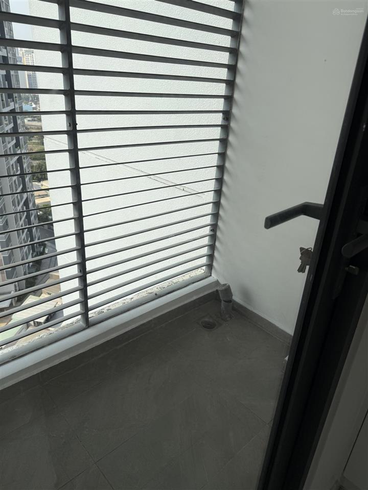 Cho thuê căn hộ d'lusso 2pn dt 69m2 view xem bắn pháo hoa giá 14,5tr view thoáng mát