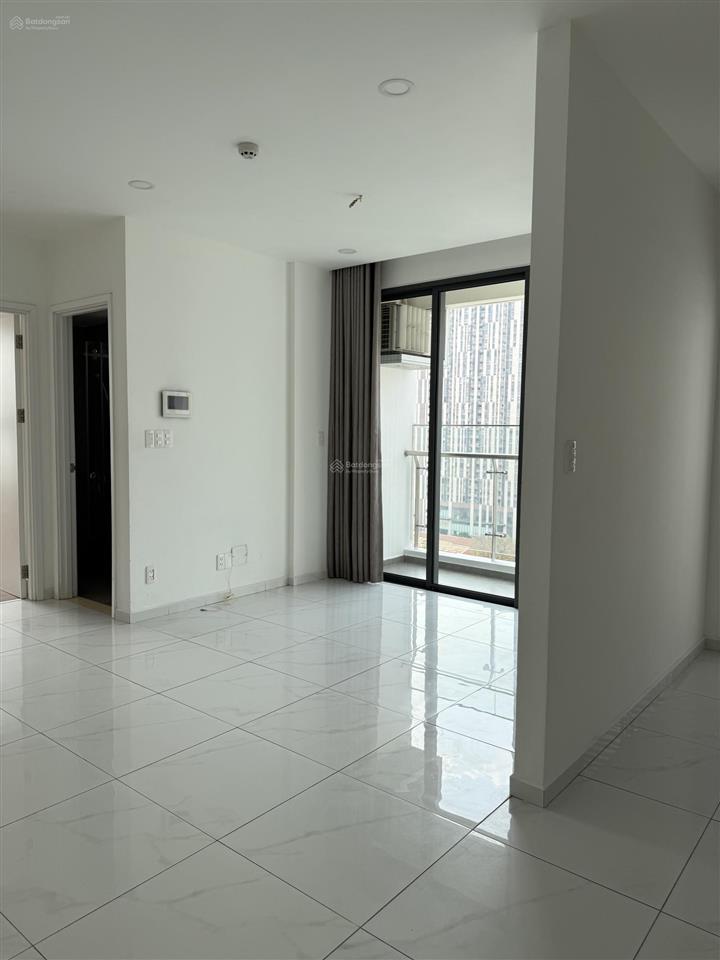 Cho thuê căn hộ d'lusso 2pn dt 69m2 view xem bắn pháo hoa giá 14,5tr view thoáng mát