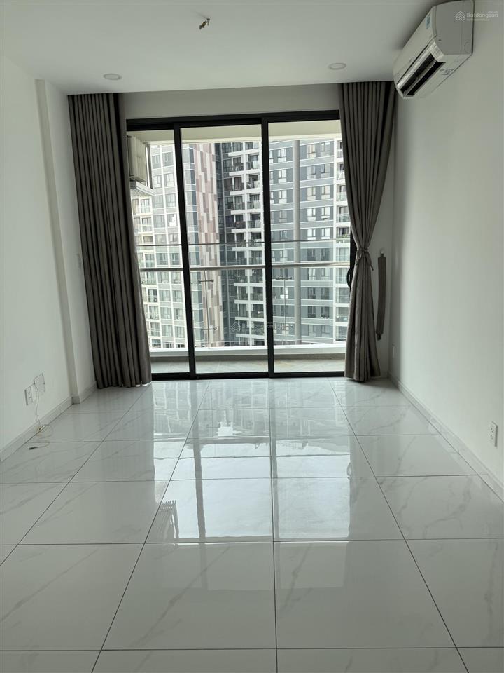 Cho thuê căn hộ d'lusso 2pn dt 69m2 view xem bắn pháo hoa giá 14,5tr view thoáng mát