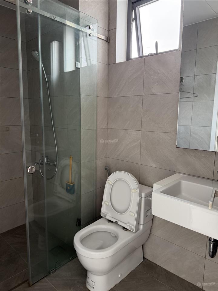 Cho thuê căn hộ d'lusso 2pn dt 69m2 view xem bắn pháo hoa giá 14,5tr view thoáng mát