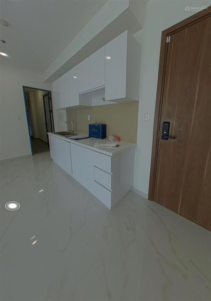 Cần bán căn hộ d'lusso 2pn tầng cao view thoáng dt 69m2 giá 6.1 tỷ bao thuế có thương lượng