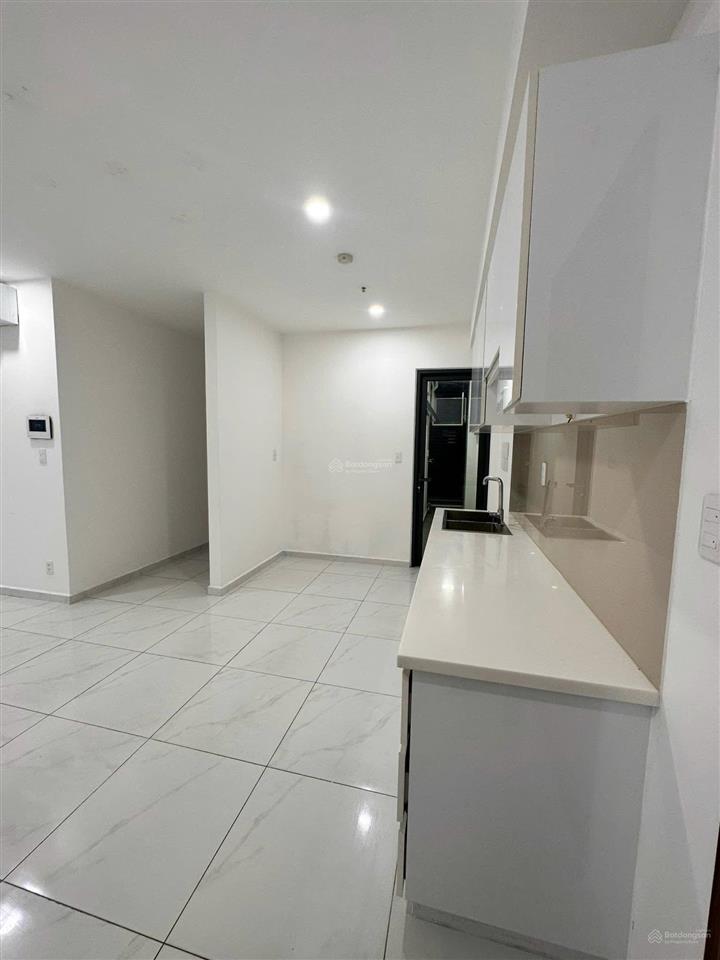 Cần bán căn hộ d'lusso 2pn tầng cao view thoáng dt 69m2 giá 6.1 tỷ bao thuế có thương lượng