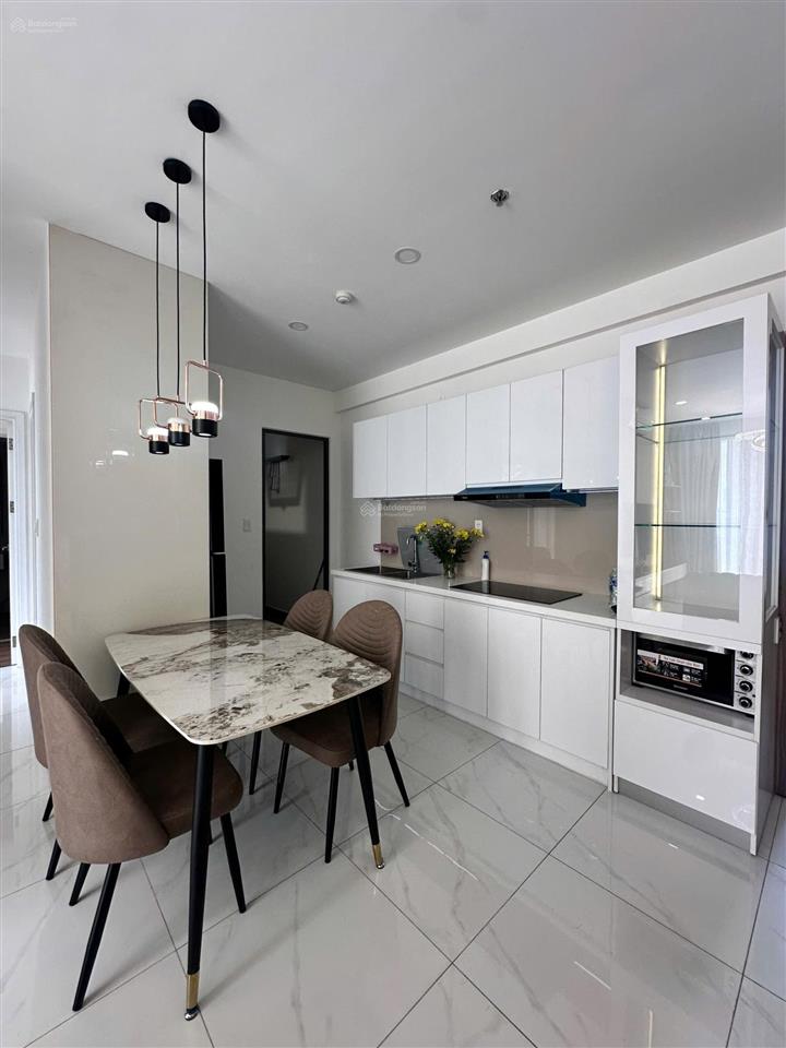 Bán căn hộ 3pn precia diện tích 100m2 view đông nam tầng cao full nội thất đẹp giá 8.3 tỷ bao thuế