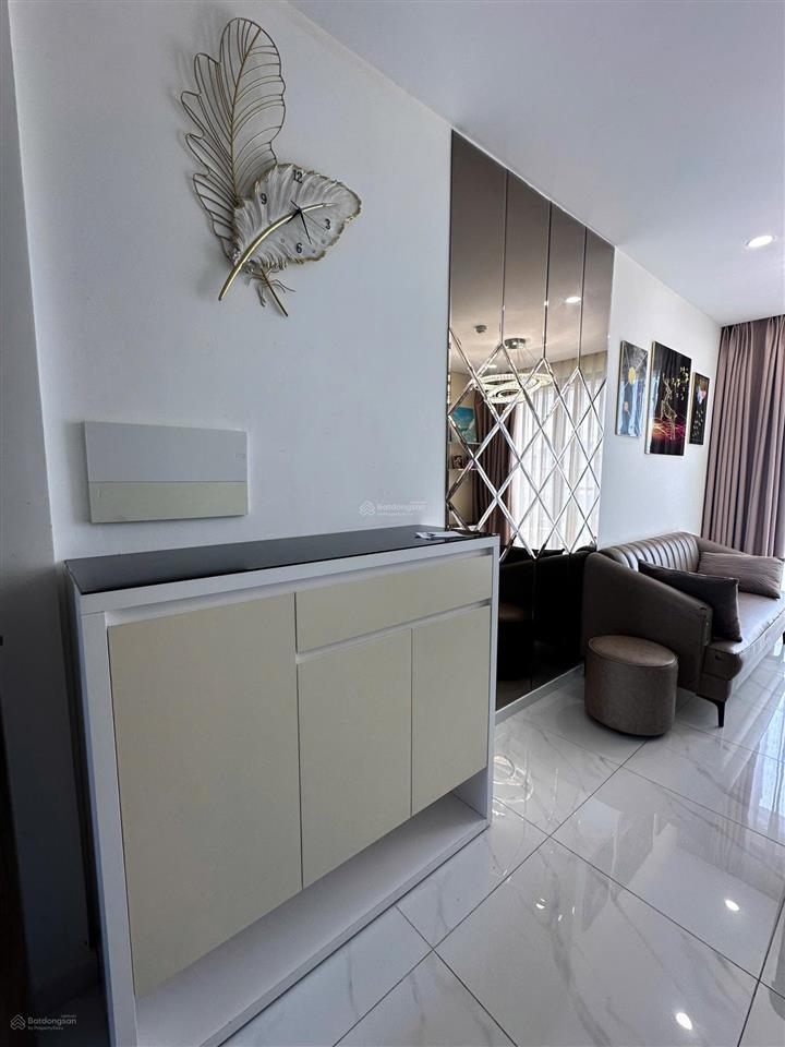 Bán căn hộ 3pn precia diện tích 100m2 view đông nam tầng cao full nội thất đẹp giá 8.3 tỷ bao thuế