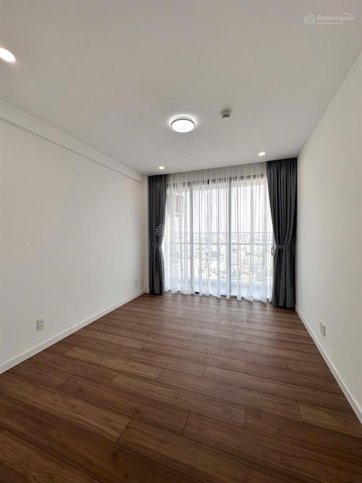 Cho thuê căn hộ dlusso dt 105m thiết kế 3pn3wc căn góc thoáng mát, nhà ntcb giá 19tr thương lượng