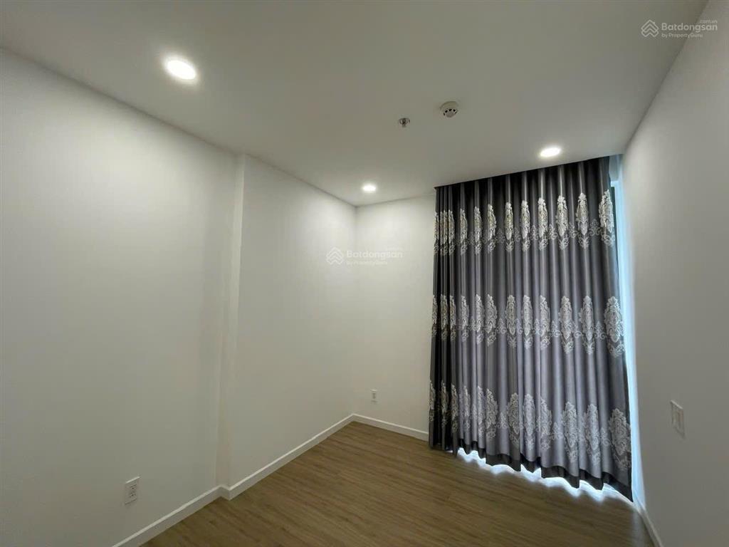 Bán căn hộ mt eastmark city 2pn2wc tầng cao viêw hồ bơi, nội thất cơ bản giá chỉ 4.1 tỷ bao thuế.