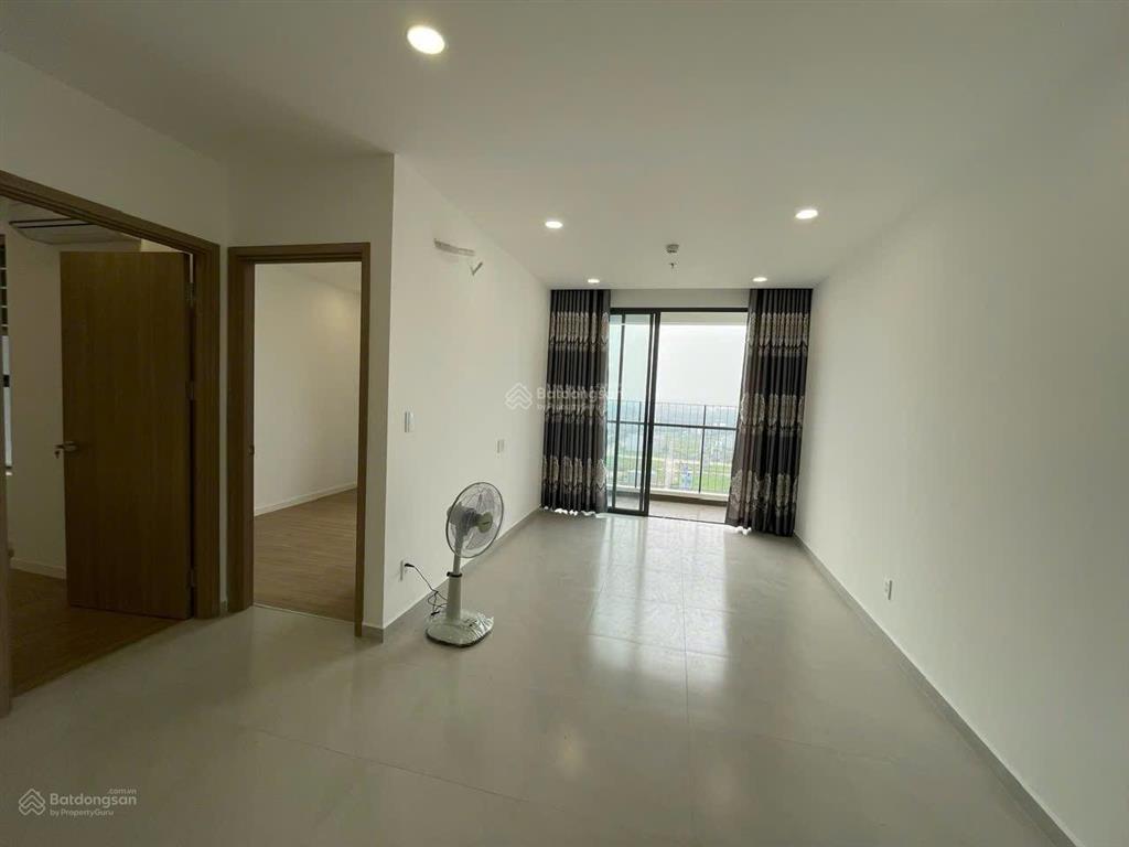 Bán căn hộ mt eastmark city 2pn2wc tầng cao viêw hồ bơi, nội thất cơ bản giá chỉ 4.1 tỷ bao thuế.