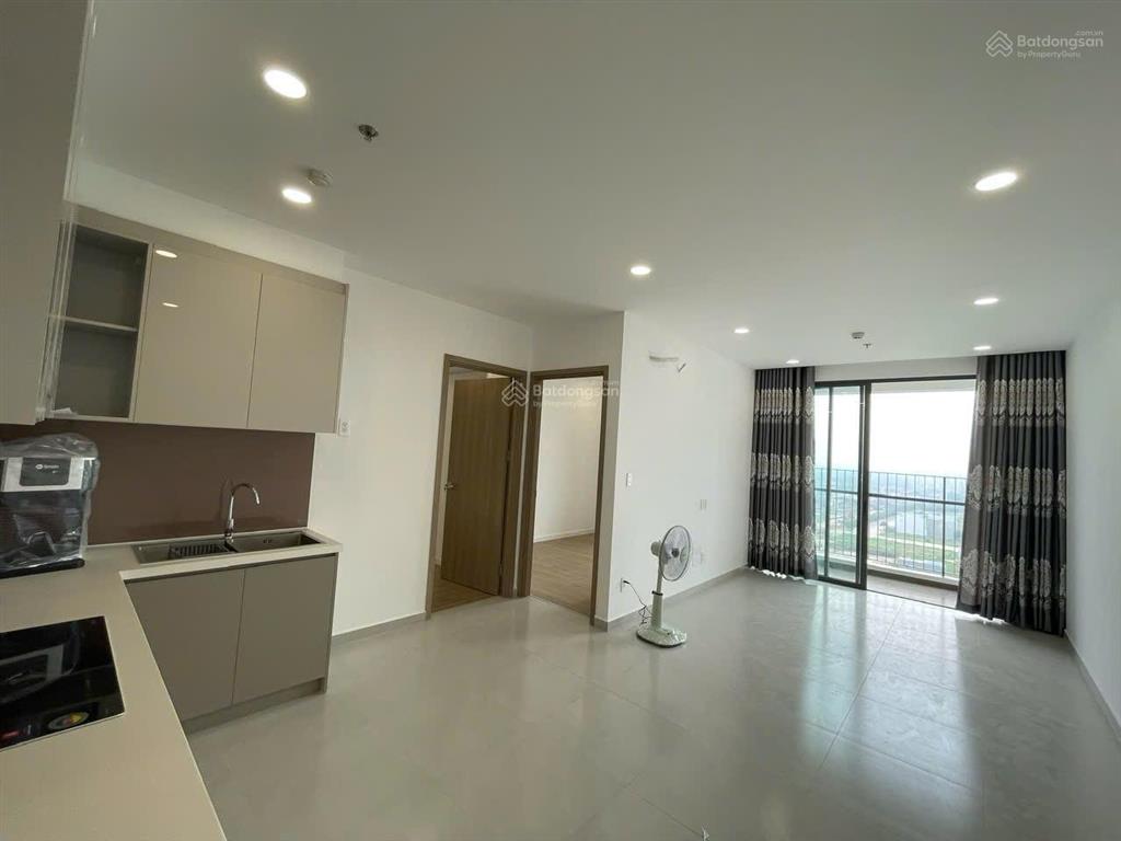 Bán căn hộ mt eastmark city 2pn2wc tầng cao viêw hồ bơi, nội thất cơ bản giá chỉ 4.1 tỷ bao thuế.