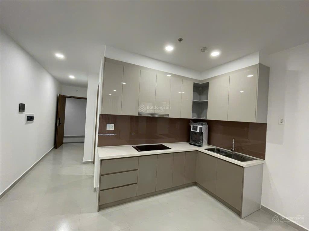 Bán căn hộ mt eastmark city 2pn2wc tầng cao viêw hồ bơi, nội thất cơ bản giá chỉ 4.1 tỷ bao thuế.