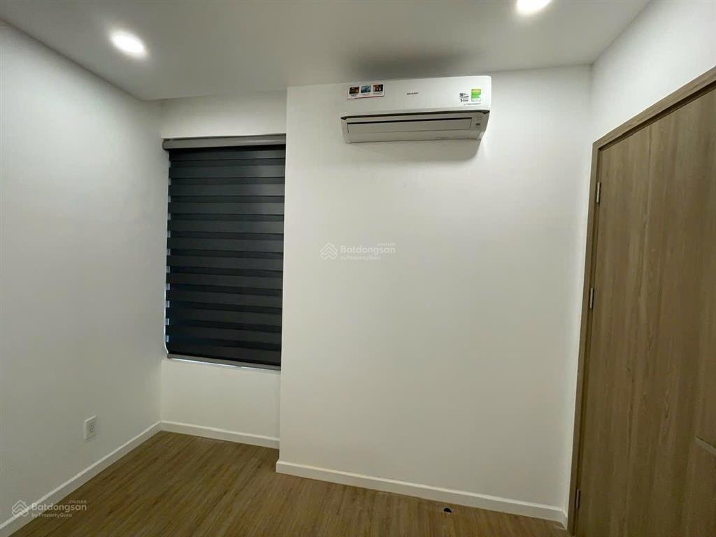 Bán căn hộ mt eastmark city 2pn2wc tầng cao viêw hồ bơi, nội thất cơ bản giá chỉ 4.1 tỷ bao thuế.