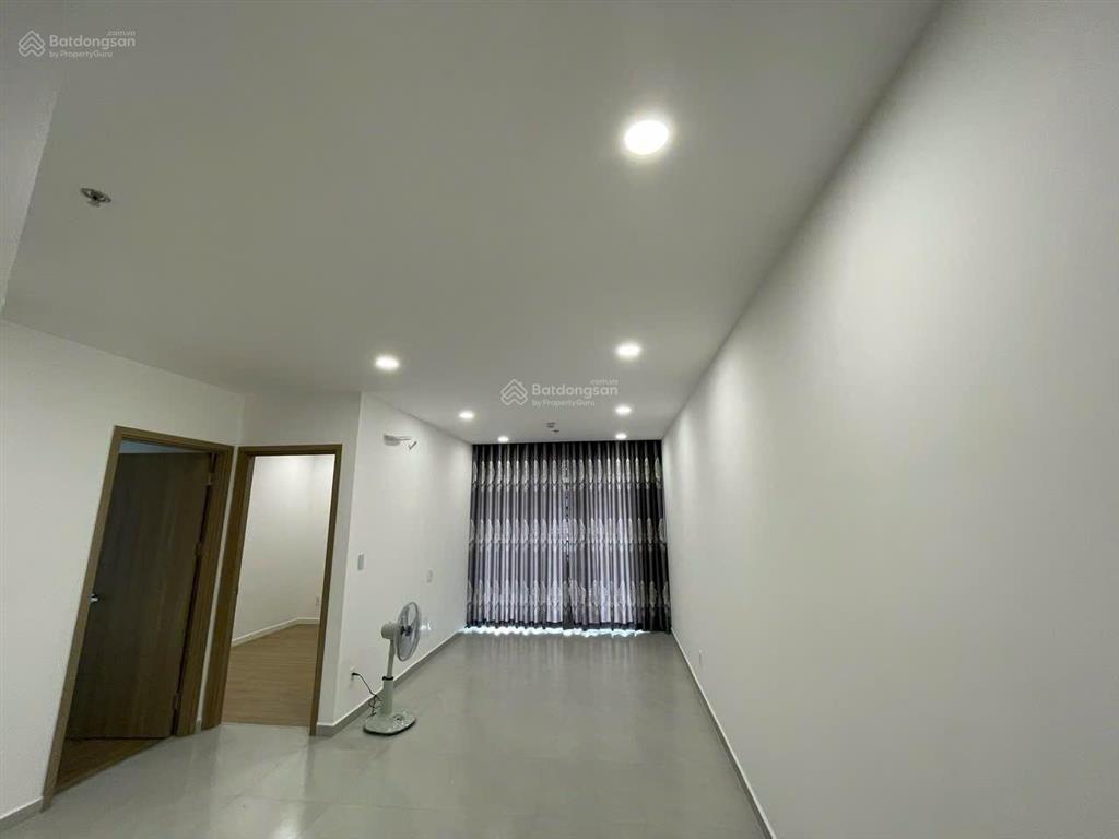 Bán căn hộ mt eastmark city 2pn2wc tầng cao viêw hồ bơi, nội thất cơ bản giá chỉ 4.1 tỷ bao thuế.