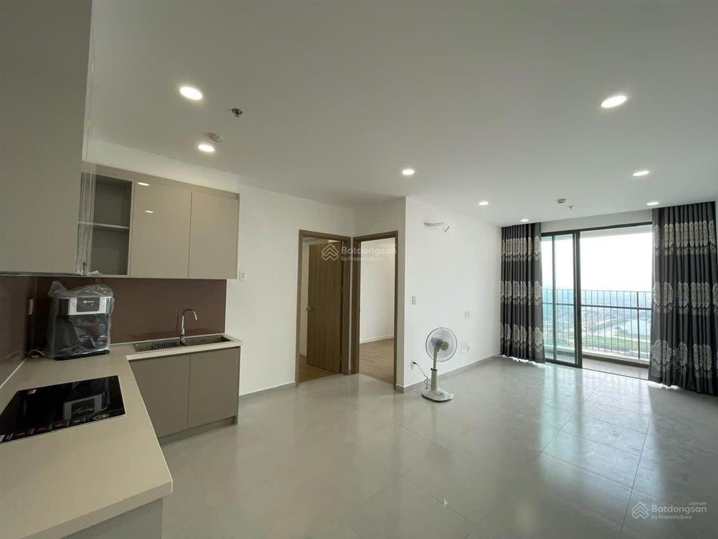 Bán căn hộ mt eastmark city 2pn2wc tầng cao viêw hồ bơi, nội thất cơ bản giá chỉ 4.1 tỷ bao thuế.