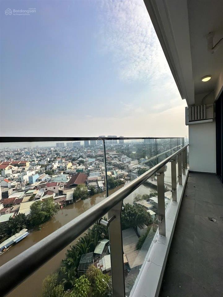 Cho thuê căn hộ dlusso 3pn dt 105m2 view sông thoáng mát giá 18tr/th căn góc