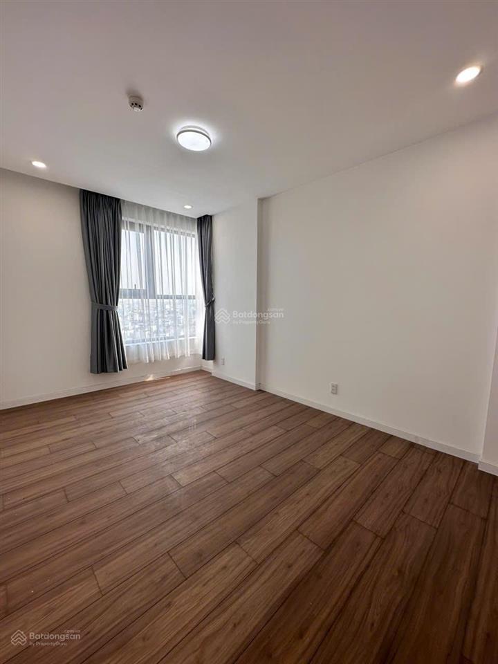 Cho thuê căn hộ dlusso 3pn dt 105m2 view sông thoáng mát giá 18tr/th căn góc