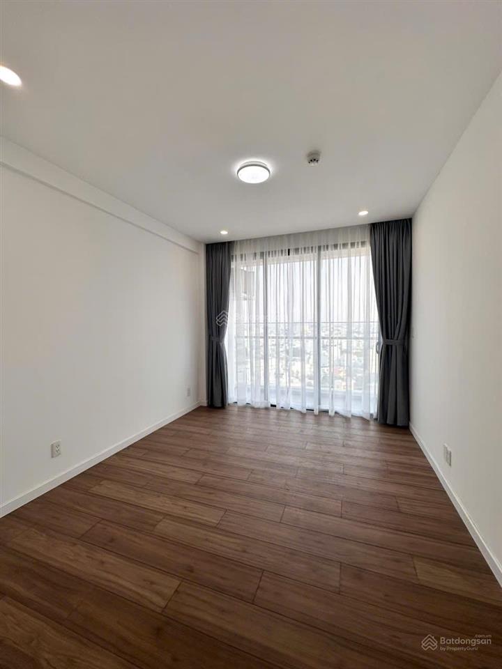 Cho thuê căn hộ dlusso 3pn dt 105m2 view sông thoáng mát giá 18tr/th căn góc