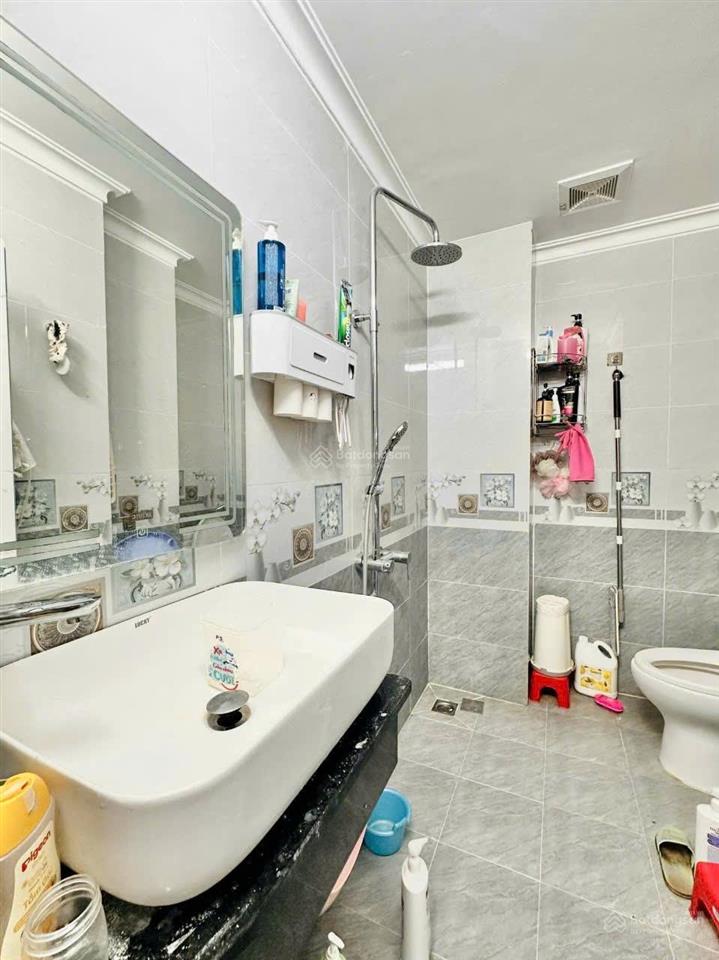 Khu nhà vip cạnh kênh nhiêu lộc  bán nhà phú nhuận hxh huỳnh văn bánh nhà mới 4 tầng ở ngay 9.5tỷ