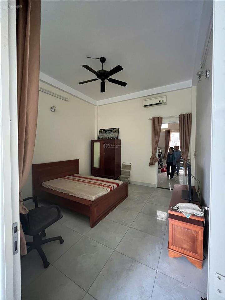 Bên hông vincom sát bờ kè rạch xuyên tâm! bán đất tặng nhà bình thạnh hẻm 6m nguyễn xí(4x18m) 8.8tỷ