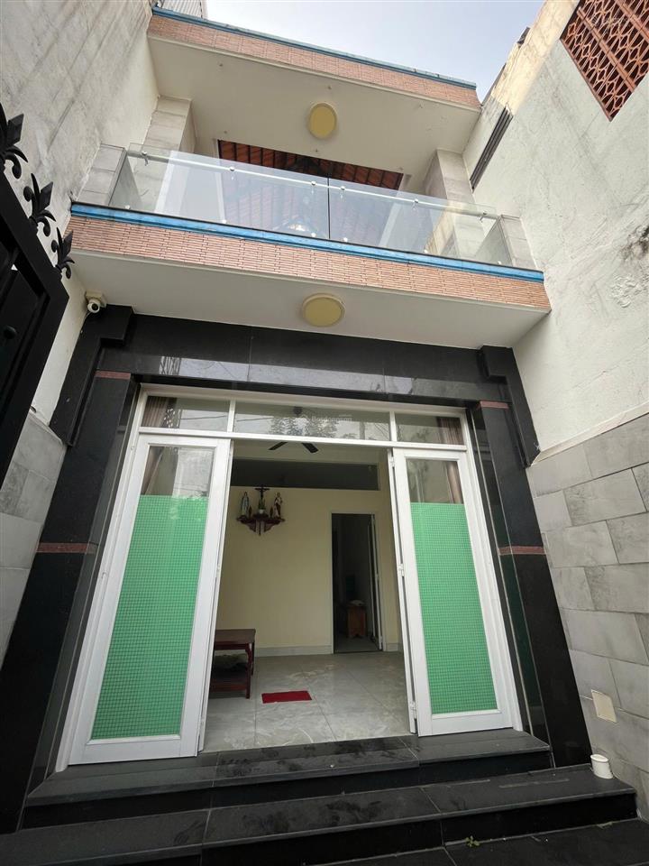 Bên hông vincom sát bờ kè rạch xuyên tâm! bán đất tặng nhà bình thạnh hẻm 6m nguyễn xí(4x18m) 8.8tỷ