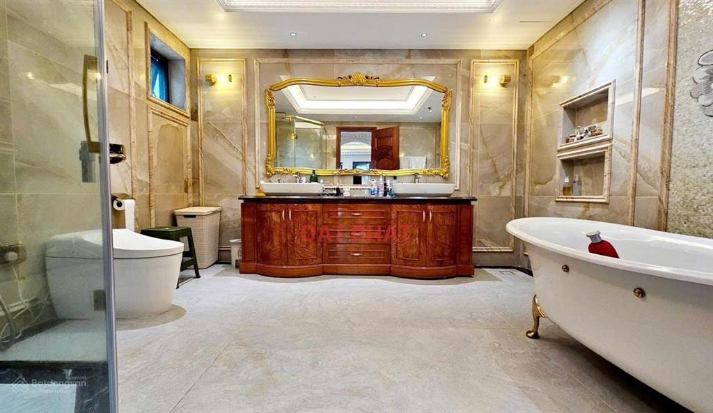 Bán gấp biệt thự sudico mỹ đình sông đà  2 mặt tiền  thang máy  có hầm. 200m2 x 5t  79 tỷ