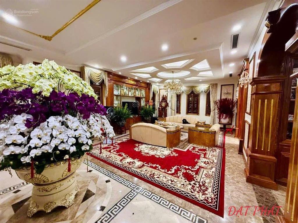Chính chủ cần bán gấp biệt thự phố trần văn lai, 2 mặt tiền, siêu rẻ. 200m2 hơn 60 tỷ.